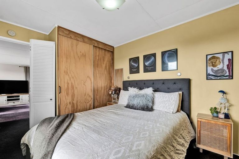 Photo of property in 16 Ponderosa Place, Opunake, 4616