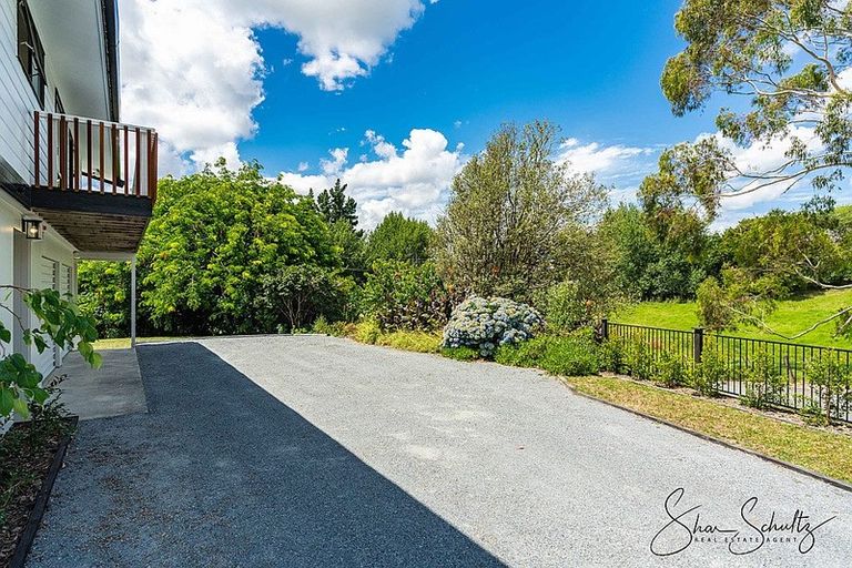 Photo of property in 4 Skelton Crescent, Paparoa, 0571