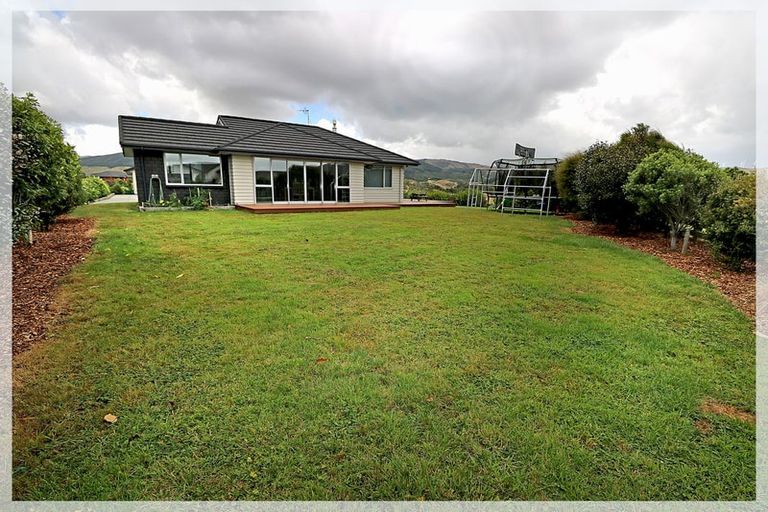 Photo of property in 17 Westwood Drive, Aokautere, Palmerston North, 4471