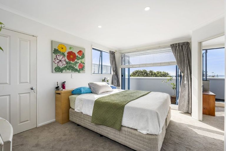 Photo of property in 1015b Beach Road, Torbay, Auckland, 0630