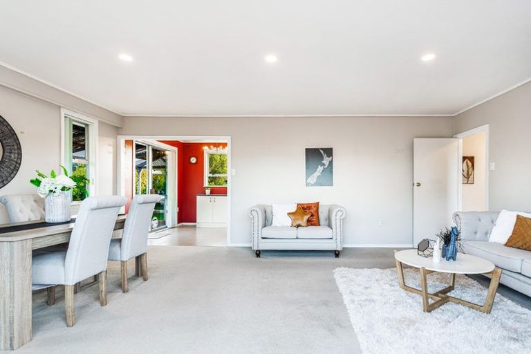 Photo of property in 33 Tiroroa Avenue, Te Atatu South, Auckland, 0610