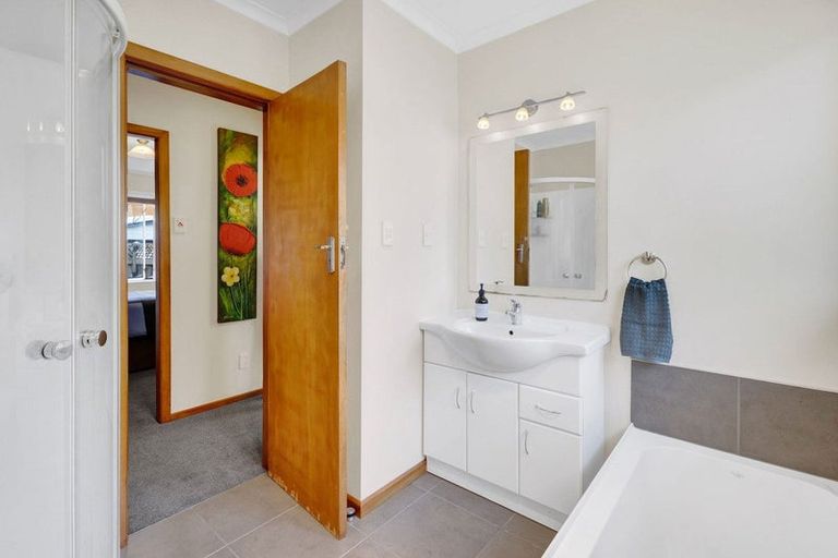 Photo of property in 12 Miro Street, Merrilands, New Plymouth, 4312