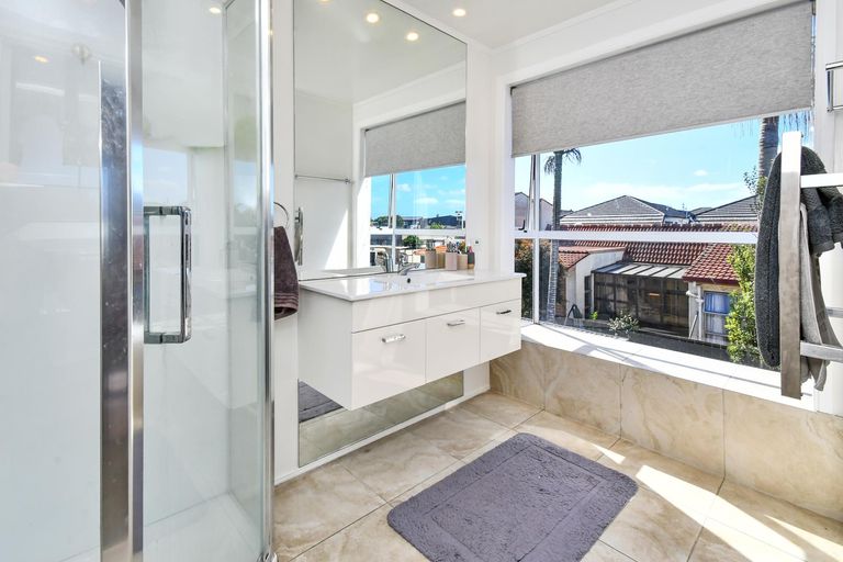 Photo of property in 6 Oakland Avenue, Papatoetoe, Auckland, 2025