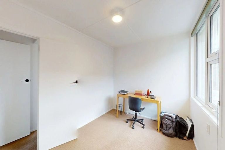 Photo of property in 132 Mitchell Street, Brooklyn, Wellington, 6021