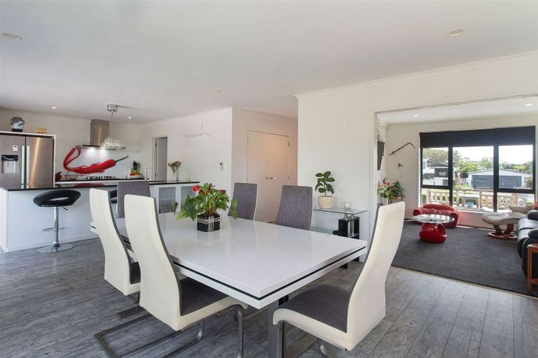 Photo of property in 3 Seaway Road, Clarks Beach, 2122