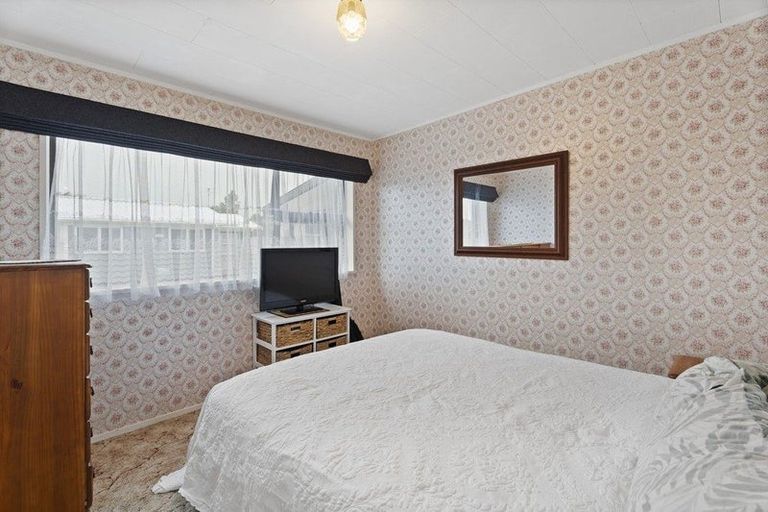 Photo of property in 14 Oberon Street, Stratford, 4332