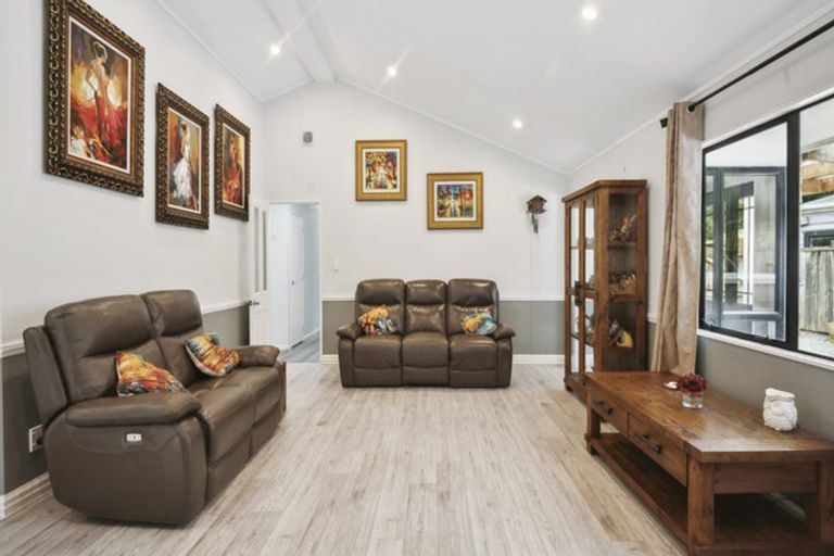 Photo of property in 2 Cowan Bay Road, Pohuehue, Warkworth, 0983