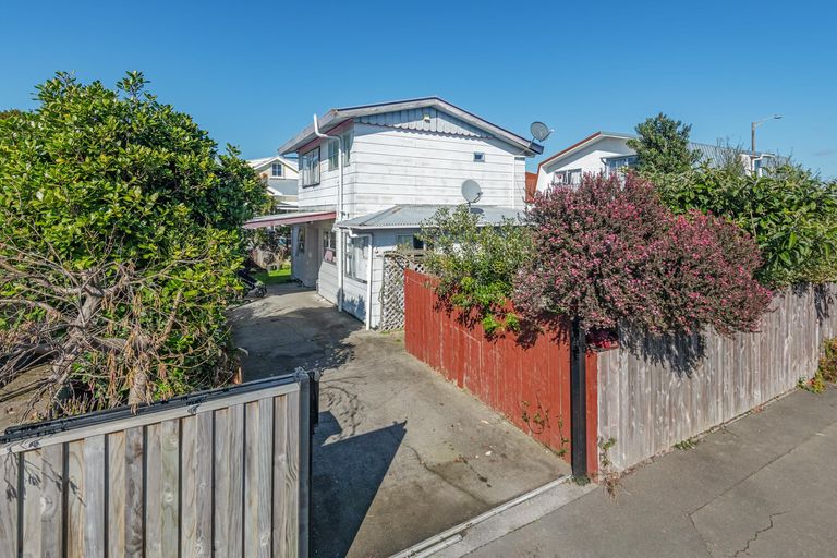 Photo of property in 118a Featherston Street, Palmerston North, 4410