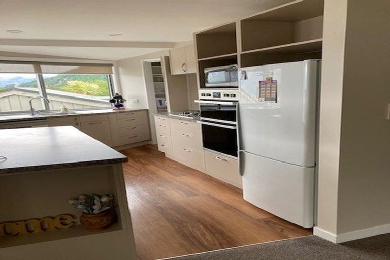 Photo of property in 38 Greenstone Place, Fernhill, Queenstown, 9300