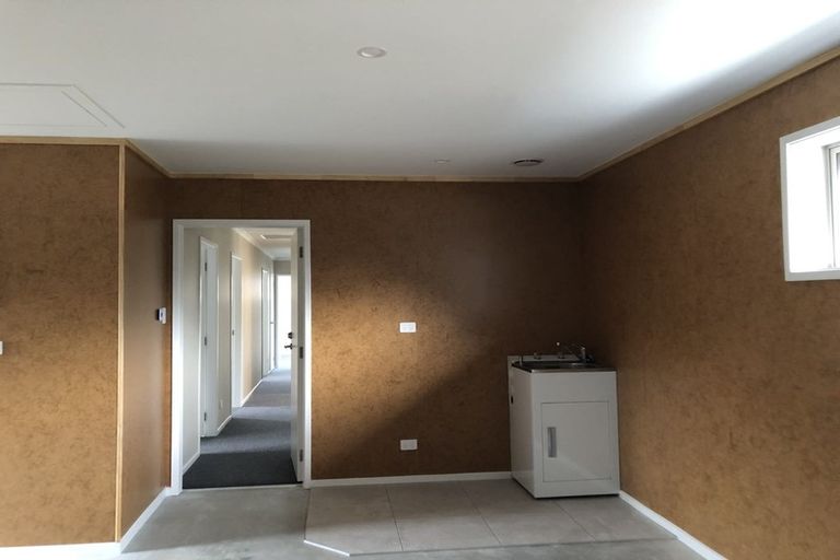 Photo of property in 15 Barry Curtis Place, Levin, 5510