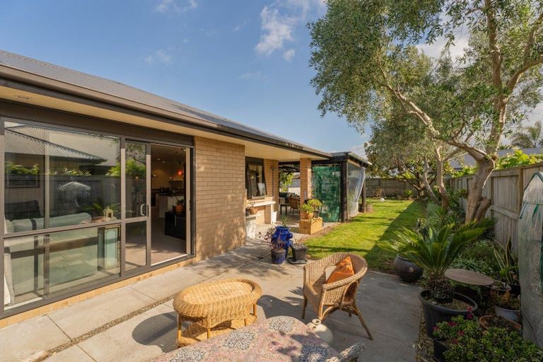 Photo of property in 70 Cholmondeley Crescent, Whitianga, 3510