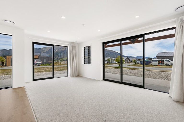 Photo of property in 159 Burdon Loop, Lake Hawea, 9382