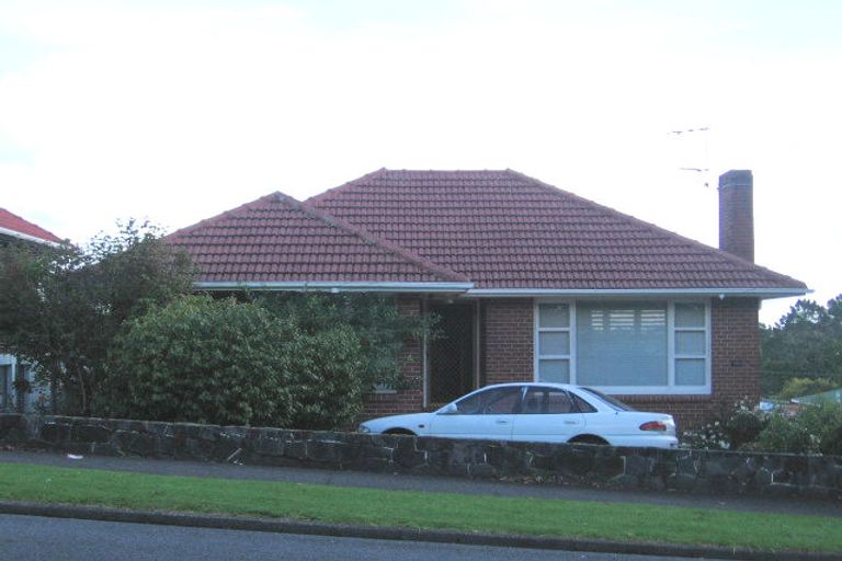 Photo of property in 193 Titirangi Road, Titirangi, Auckland, 0604