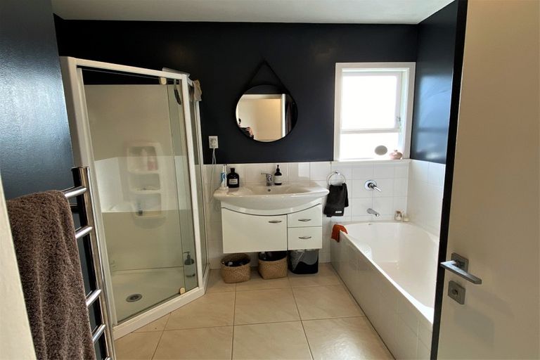 Photo of property in 41 Farquhar Road, Glendene, Auckland, 0602