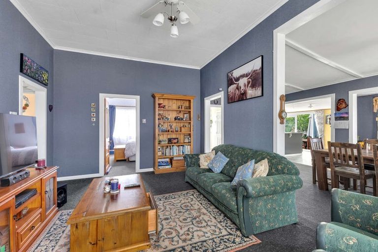 Photo of property in 13 Maire Street, Inglewood, 4330