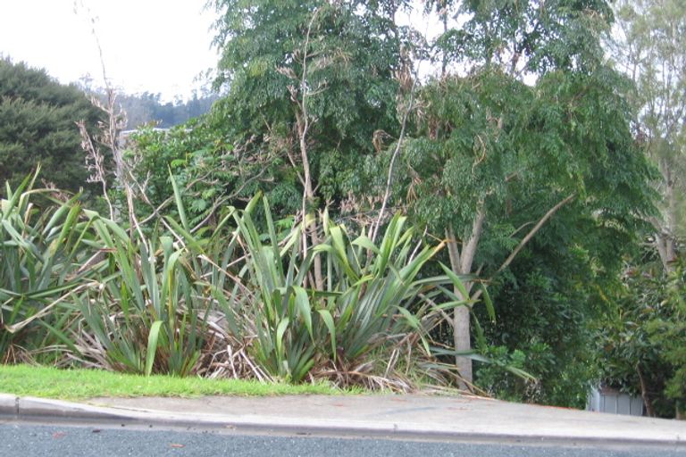 Photo of property in 32 Stillwater Crescent, Stillwater, Silverdale, 0993