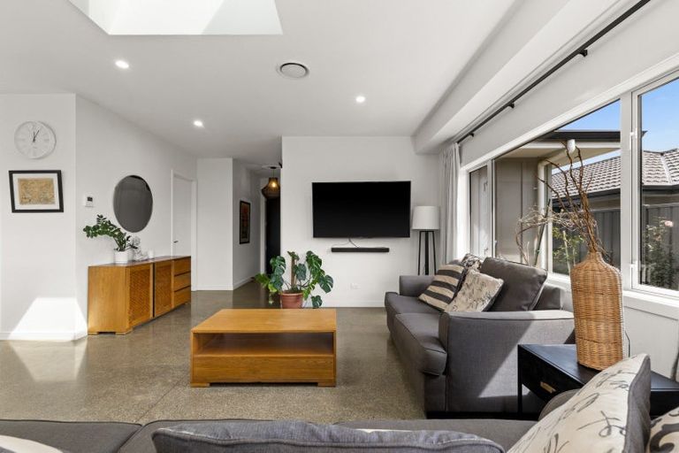 Photo of property in 19 Grooby Place, Havelock North, 4130