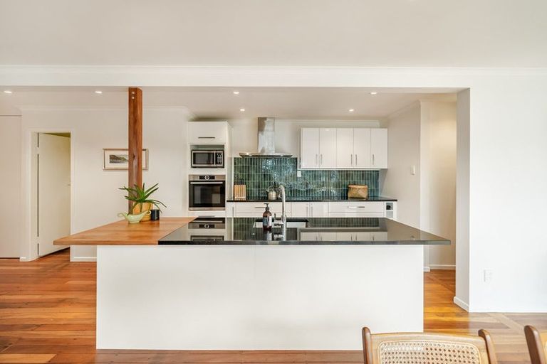 Photo of property in 84 Paremata Road, Paremata, Porirua, 5024