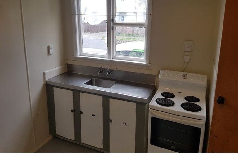 Photo of property in 5-7 Hazard Grove, Cannons Creek, Porirua, 5024