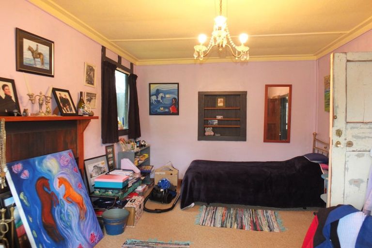 Photo of property in 13 Beach Street, Tangimoana, 4822