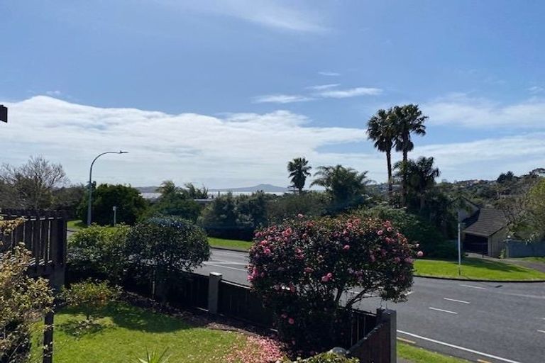 Photo of property in 2/31 Sunderlands Road, Half Moon Bay, Auckland, 2012