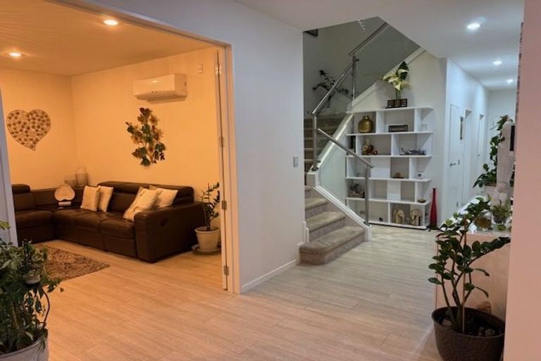 Photo of property in 1 Irongate Avenue, Ranui, Auckland, 0612