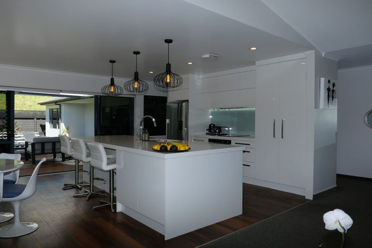 Photo of property in 64 Lorna Irene Drive, Raumati South, Paraparaumu, 5032