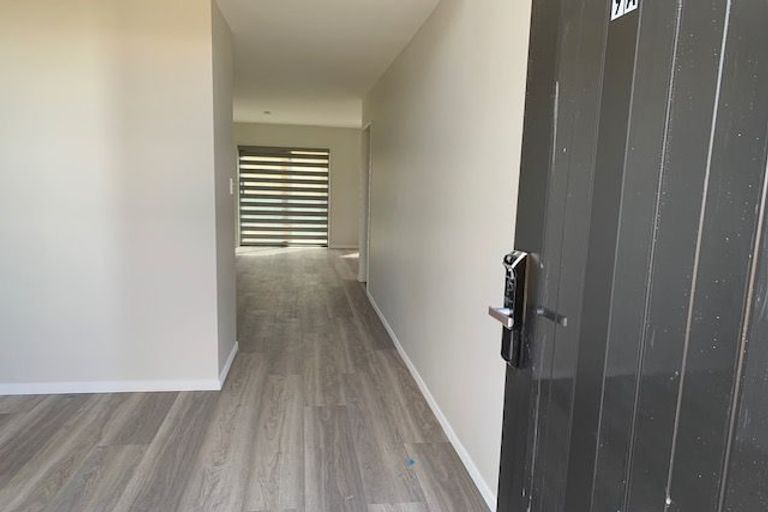 Photo of property in 9a Jillteresa Crescent, Half Moon Bay, Auckland, 2012