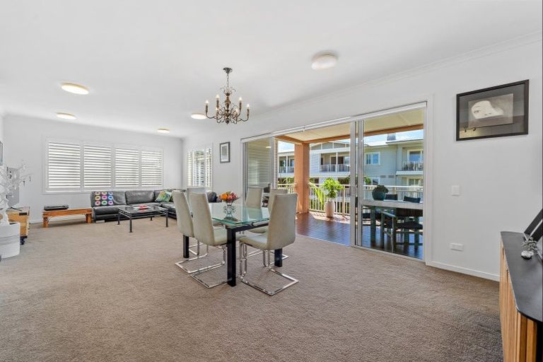 Photo of property in 78 Panorama Heights, Orewa, 0931