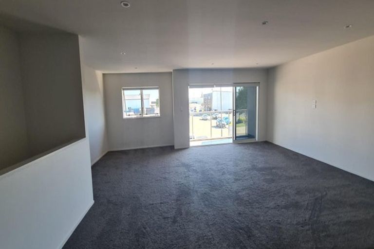 Photo of property in 80c Market Place, Papamoa Beach, Papamoa, 3118