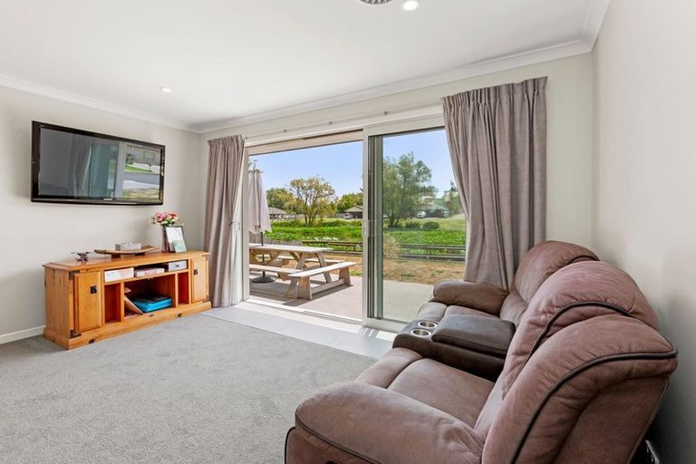 Photo of property in 6 Brian Curle Close, Huntly, 3700