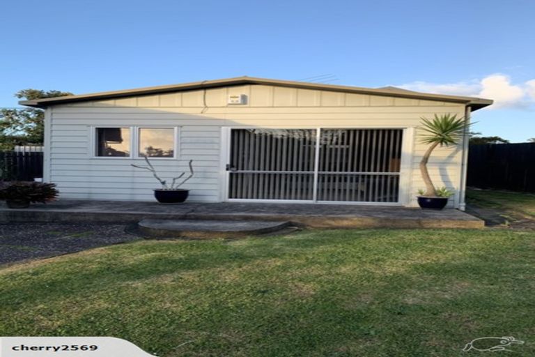 Photo of property in 13 De Thiery Place, Pakuranga Heights, Auckland, 2010