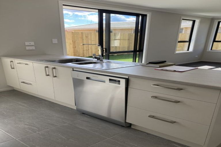 Photo of property in 2/49 Holland Road, Fairfield, Hamilton, 3214