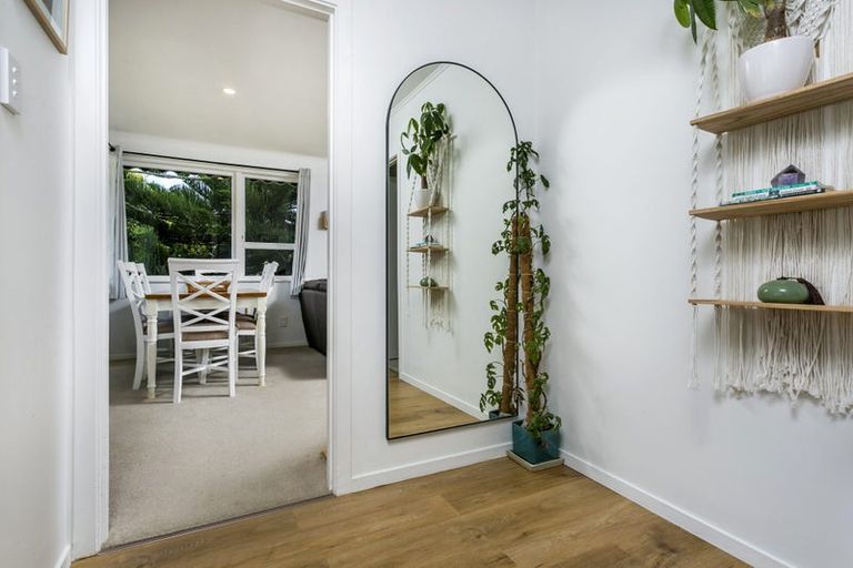 Photo of property in 57 Peach Road, Glenfield, Auckland, 0629