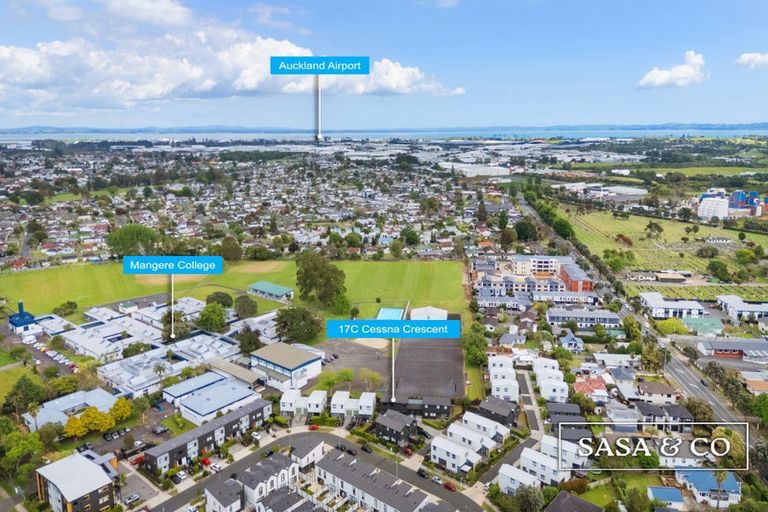 Photo of property in 17c Cessna Crescent, Mangere, Auckland, 2022