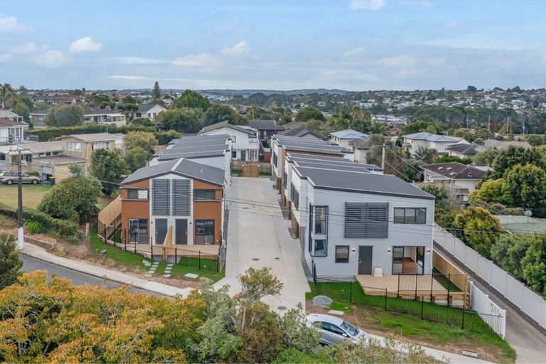 Photo of property in 11/196 Royal Road, Massey, Auckland, 0614