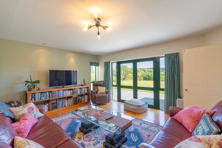 Photo of property in 132 Round Hill Road, Loburn, 7472