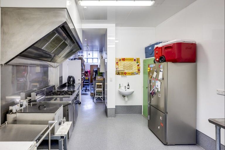 Photo of property in Baysbeds, 83 Shakespeare Road, Bluff Hill, Napier, 4110