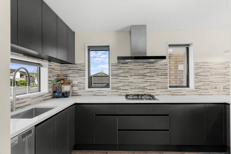 Photo of property in 16 Helen Place, Halswell, Christchurch, 8025