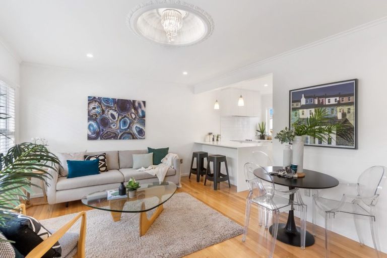 Photo of property in 3/109 Ocean View Road, Hillcrest, Auckland, 0627