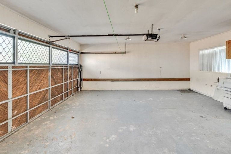 Photo of property in 31a The Esplanade, Eastern Beach, Auckland, 2012