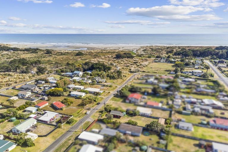 Photo of property in 29 Tuiti Street, Hokio Beach, Levin, 5571
