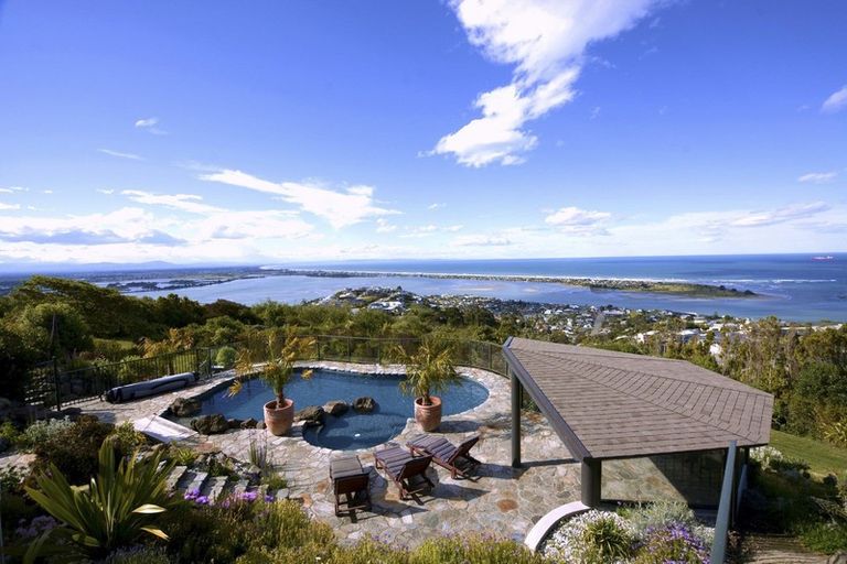 Photo of property in 199 Glenstrae Road, Redcliffs, Christchurch, 8081