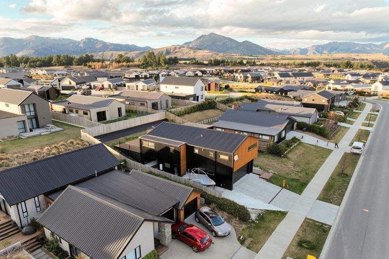 Photo of property in 41 Mount Linton Avenue, Wanaka, 9305