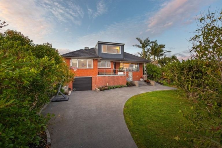 Photo of property in 17 Fowler Street, Northcote, Auckland, 0627