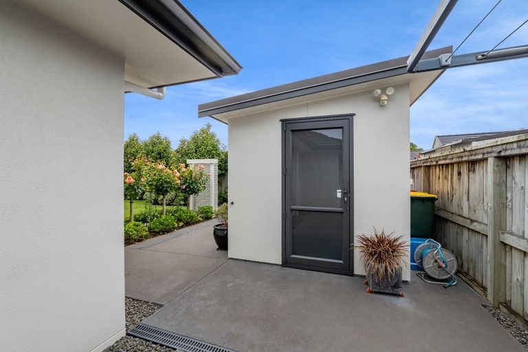 Photo of property in 425 Mangorei Road, Highlands Park, New Plymouth, 4312