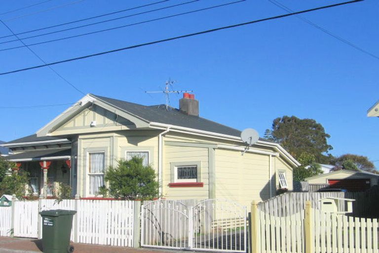 Photo of property in 12 Buckley Street, Alicetown, Lower Hutt, 5010