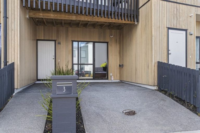 Photo of property in 3 Frank Gill Road, Hobsonville, Auckland, 0616