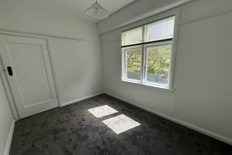 Photo of property in San Antonio Flats, 2/12 Kilbirnie Crescent, Kilbirnie, Wellington, 6022