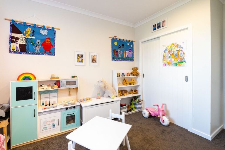 Photo of property in 14 Pukaki Place, Poraiti, Napier, 4112